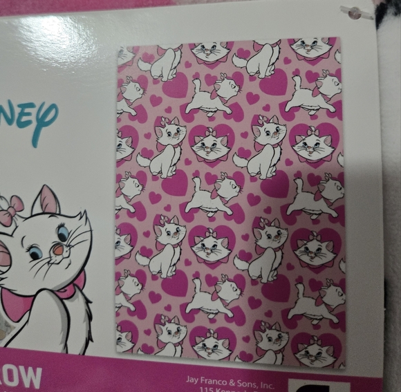 NWT Disney Marie pink blanket 50"X70 plush - Picture 3 of 4